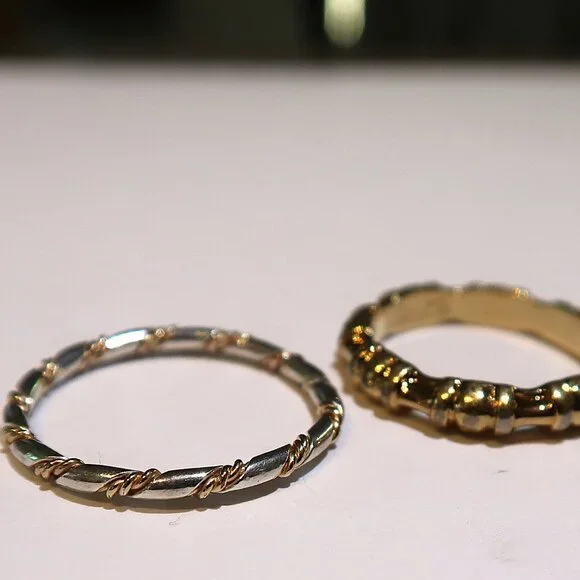 Vintage Women's Rings Gold & Silver Tone Bundle 2PC One AVON SIZE 6.75 & 4.75 - Picture 2 of 4